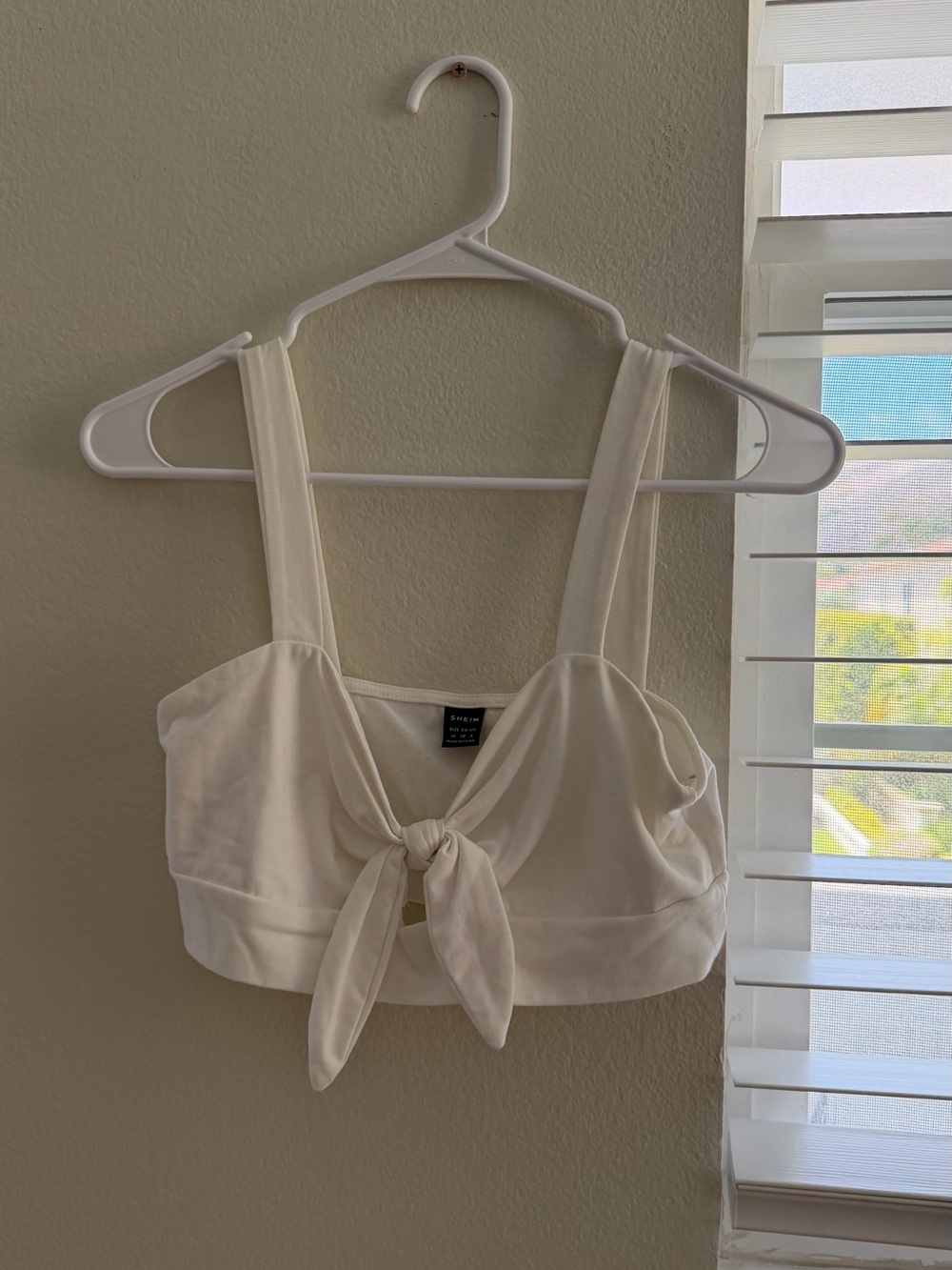 Tie-Front Cropped Tank Top - White